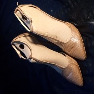 Maiden Lane Dark Tan Heels